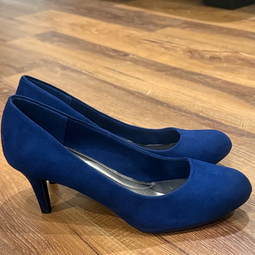 Comfort Plus by Predictions Women's Karmen Faux Suede Heels (Size: 11)(EUC)